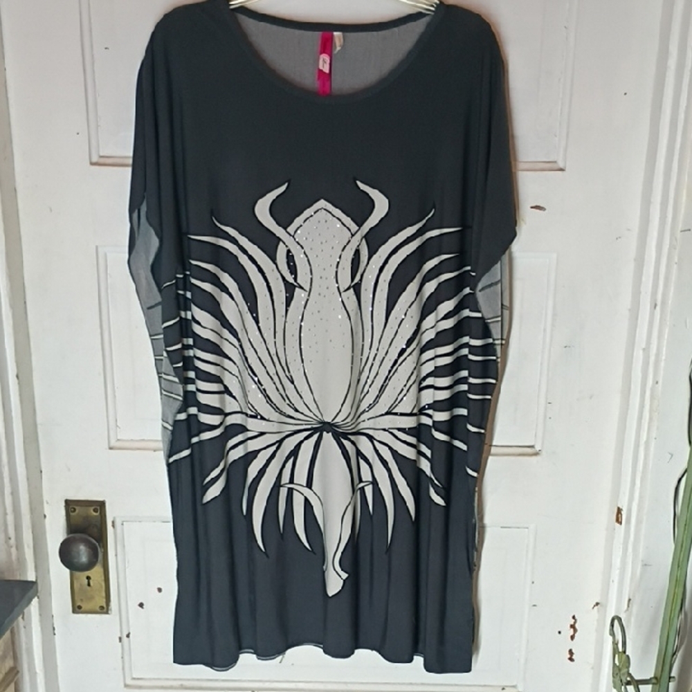 Christina Dark Gray Tunic with White Graphic